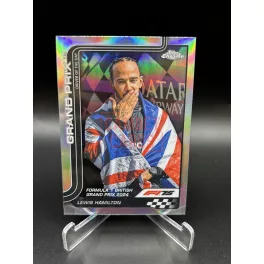   Lewis Hamilton Driver of the Day Refractor F1 kártya – 2025 Topps Chrome F1 – Mercedes‑AMG Petronas Formula One Team