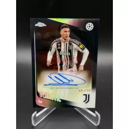   Dusan Vlahovic /10 aláírt focis kártya #CA-DV – 2025-26 Topps Chrome UEFA – Juventus