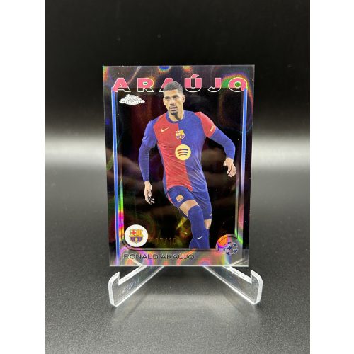 Ronald Araujo /10 - 24-25 Topps Chrome - Barcelona focis kártya