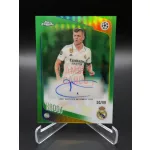 Toni Kroos /99 aláírt focis kártya – 2025-26 Topps Chrome UEFA Legend Green Refractor – Real Madrid