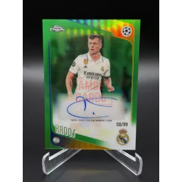   Toni Kroos /99 aláírt focis kártya – 2025-26 Topps Chrome UEFA Legend Green Refractor – Real Madrid