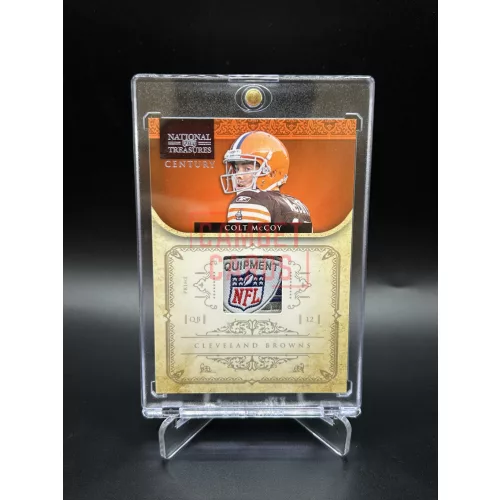 Colt McCoy 1/1 NFL Shield mezdarabos kártya – 2012 Panini National Treasures – Cleveland Browns