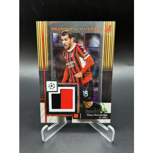 Theo Hernández /25 mezdarabos focis kártya – 2024/25 Topps Museum Collection Meaningful Materials – AC Milan