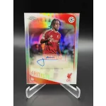 Jeremie Frimpong aláírt focis kártya – 2025-26 Topps Chrome UEFA Club Competitions Auto – Liverpool FC