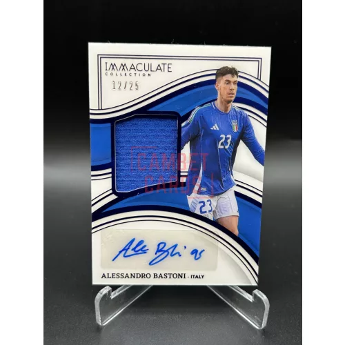 Alessandro Bastoni /25 aláírt és mezdarabos focis kártya - 2023-24 Panini Immaculate - Olaszország