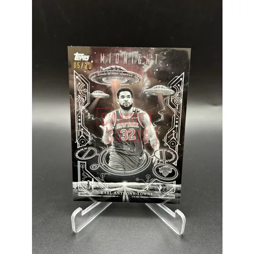 Karl Anthony Towns /20 Daydreamers SSP NBA kosárlaba kártya - 2025-26 Topps Midnight Basketball - Minnesota Timberwolves