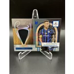 Lautaro Martínez /75 mezdarabos focis kártya – 2024/25 Topps Museum Collection Momentous Materials – FC Internazionale Milano